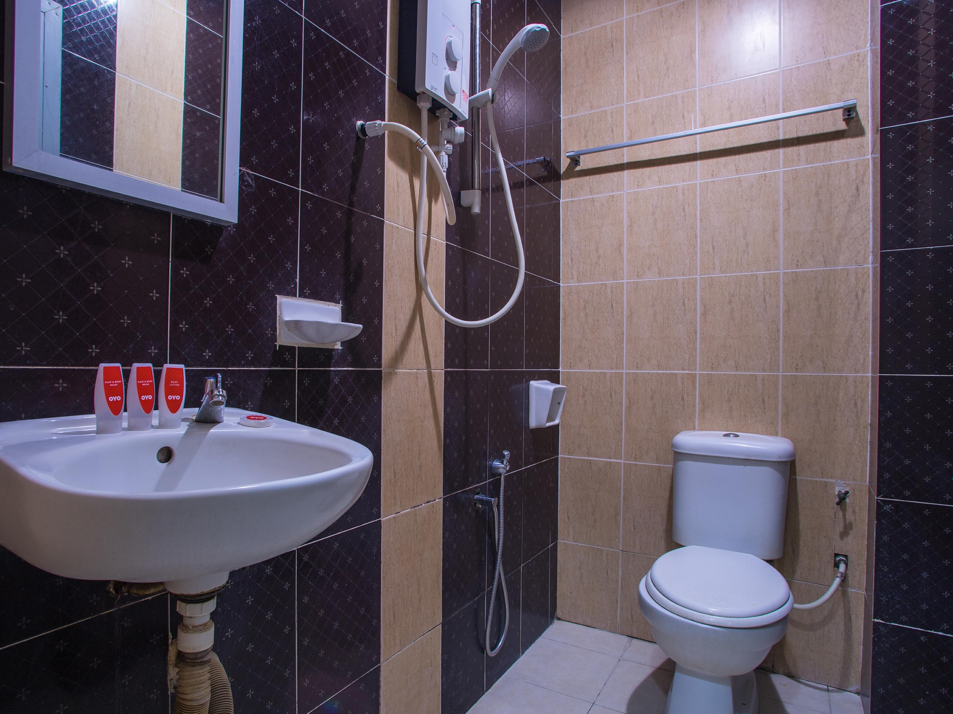Oyo 44010 Royals Star Hotel Seremban Buitenkant foto