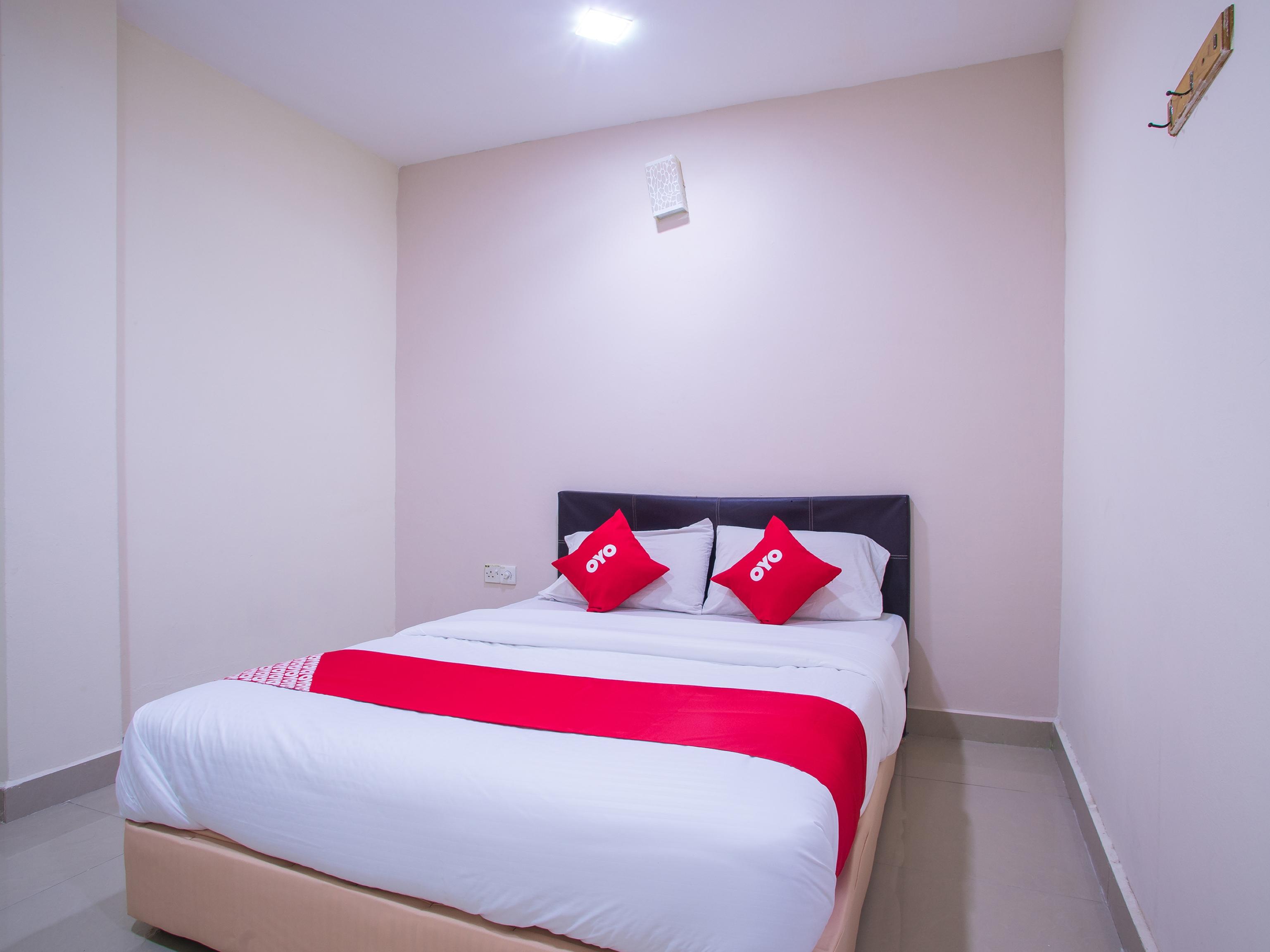 Oyo 44010 Royals Star Hotel Seremban Buitenkant foto