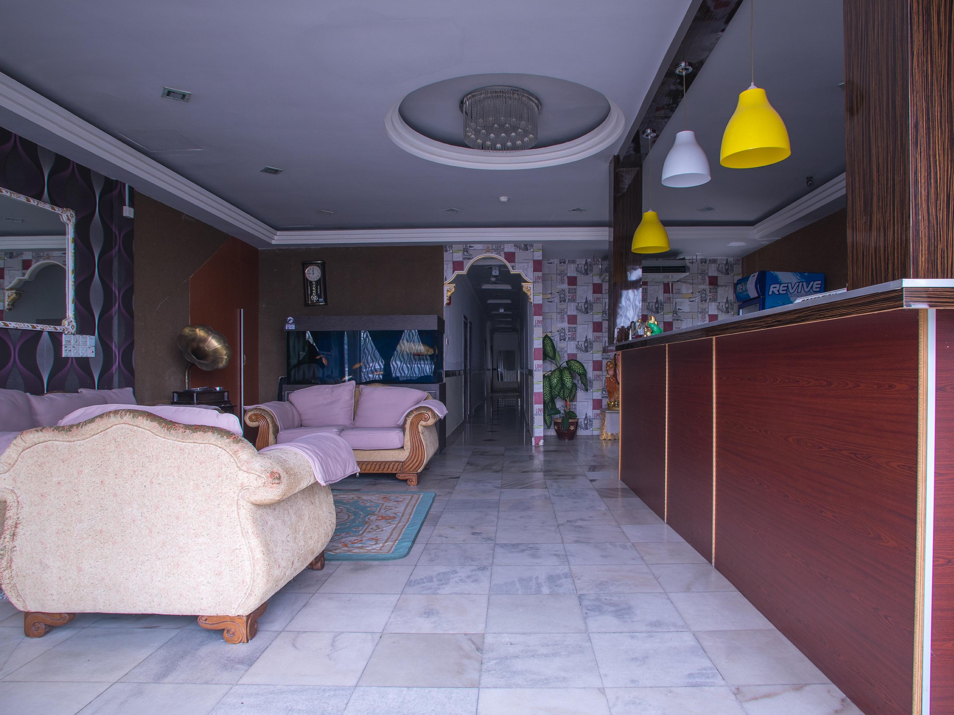 Oyo 44010 Royals Star Hotel Seremban Buitenkant foto